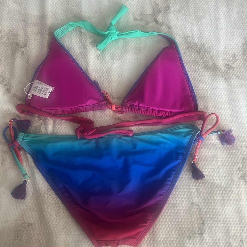 Bleu Rod Beattie Heat of The Moment Triangle Halter Top and Tie Sides Bottom - Picture 7 of 12